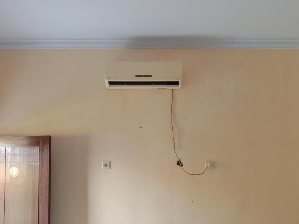 Zulfina Homestay Syariah Mitra Reddoorz Banyuwangi  Εξωτερικό φωτογραφία