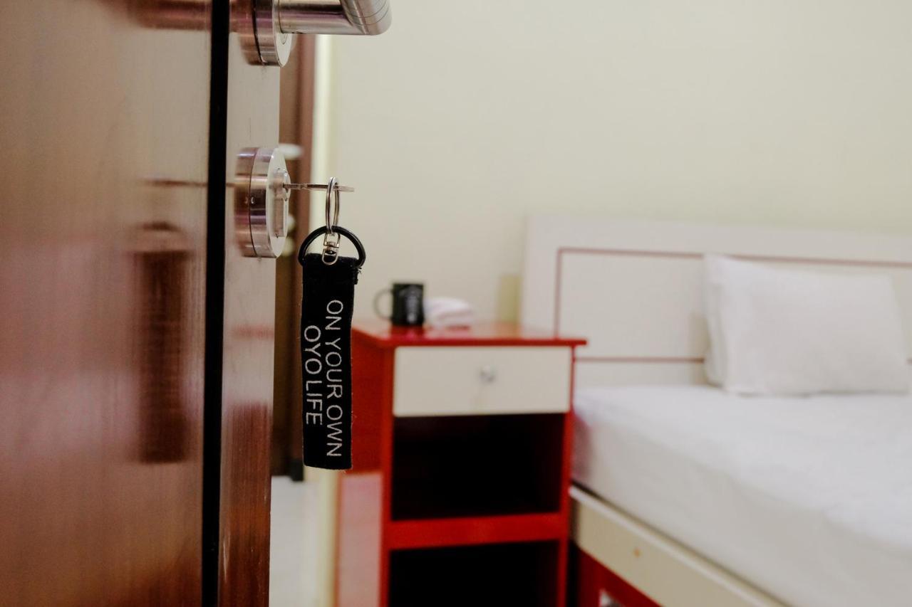 Zulfina Homestay Syariah Mitra Reddoorz Banyuwangi  Εξωτερικό φωτογραφία